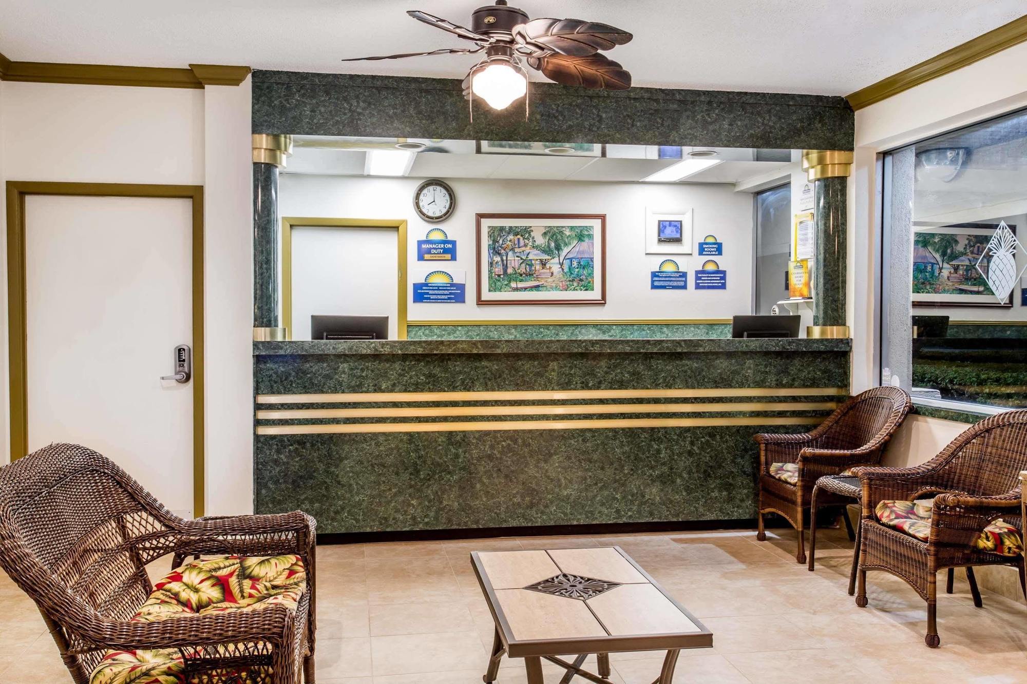 Days Inn By Wyndham West Palm Beach Exteriör bild